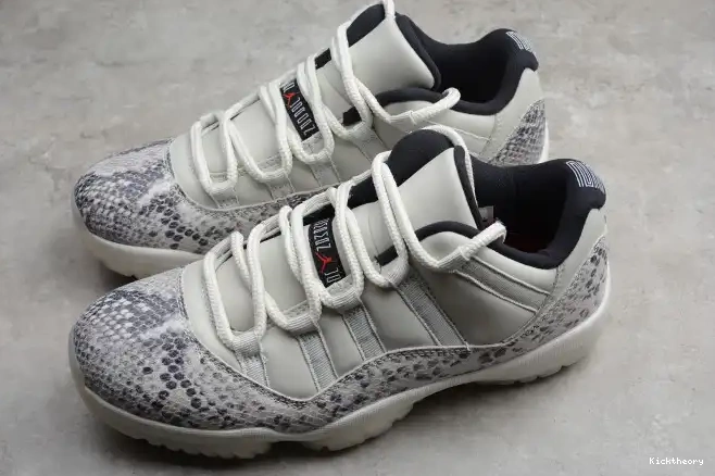 Kick Theory Jordan Bone Air Snake Light SE 11 CD6846-002 Low 0531